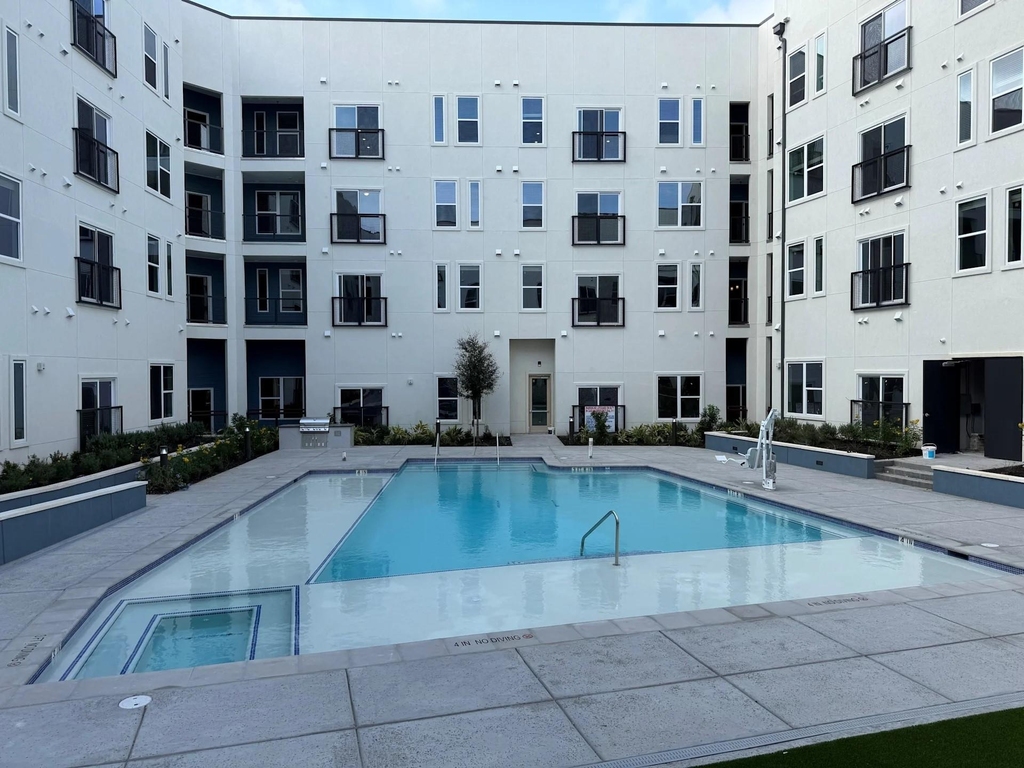 320 Goll St - Photo 18