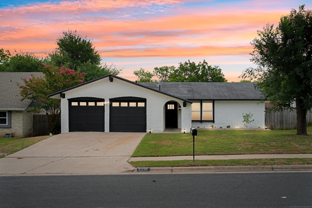 10219 W Rutland Vlg - Photo 1