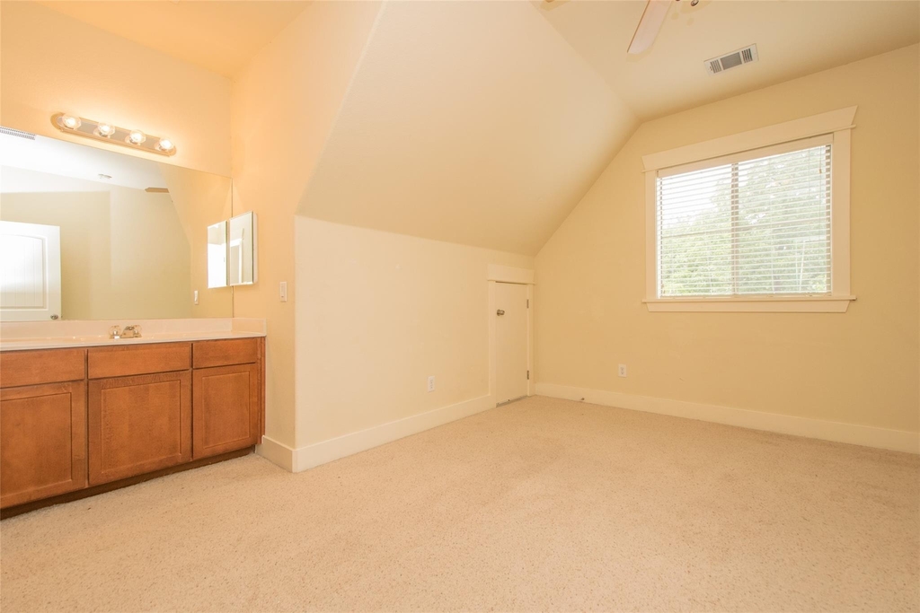 5405 Avenue H - Photo 3