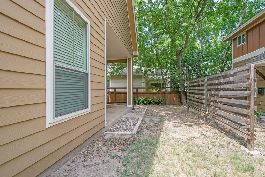 5405 Avenue H - Photo 8