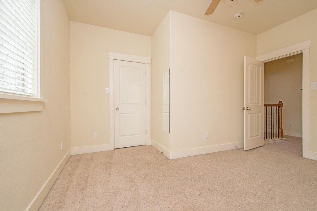 5405 Avenue H - Photo 4