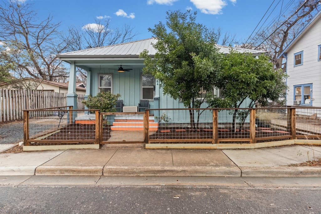 84 Waller St - Photo 0
