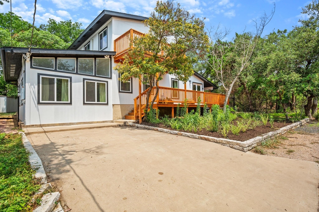 3904 Highland Dr - Photo 0