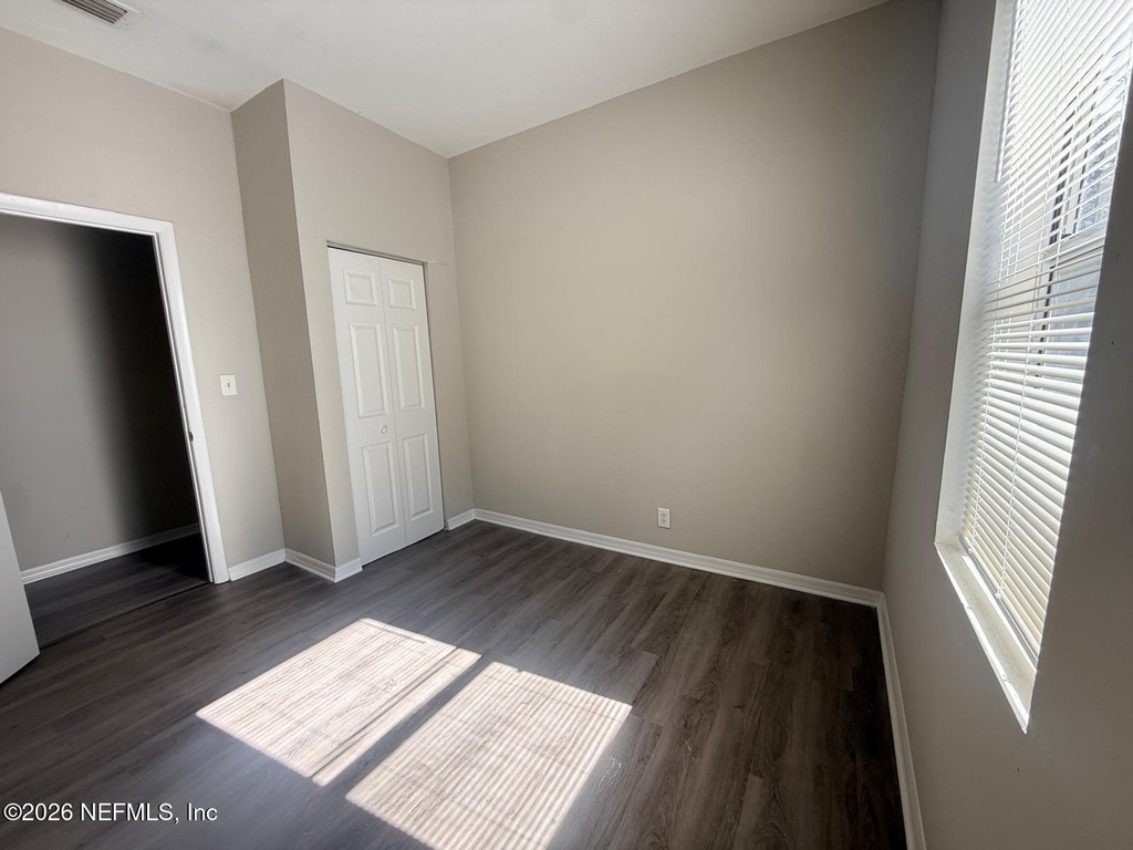 1128 Van Buren - Photo 4