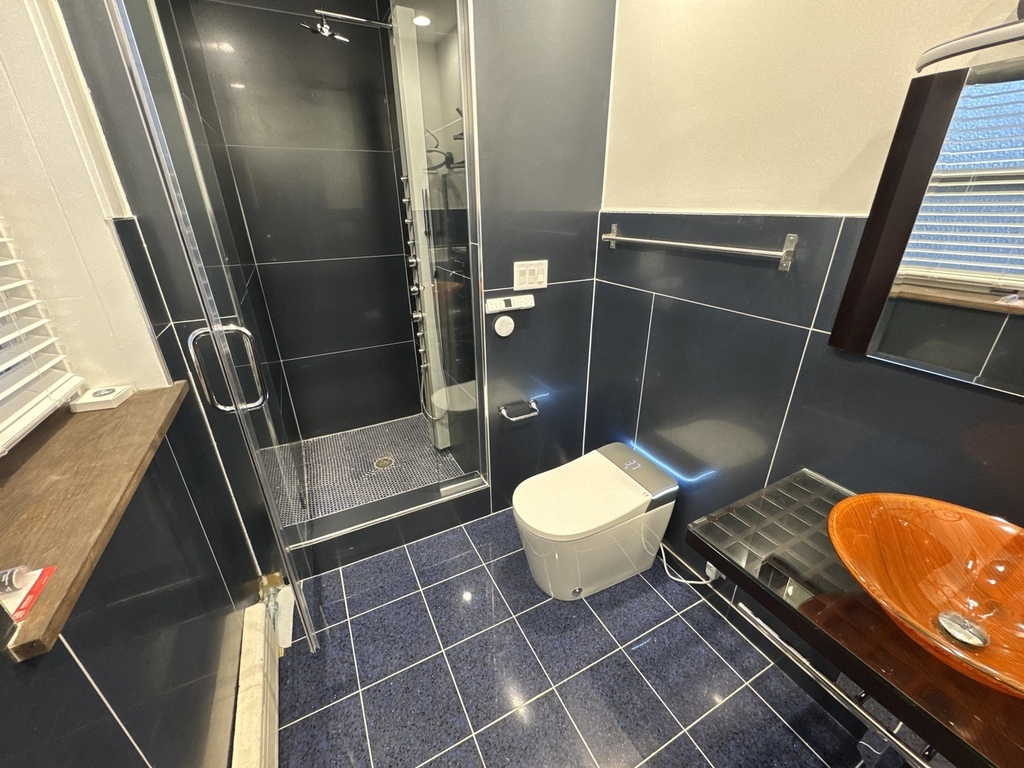2437 W North Shore Avenue - Photo 8
