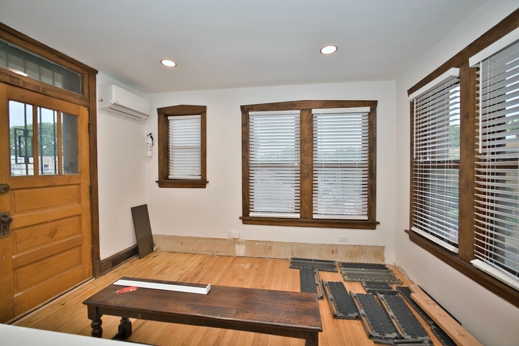 2437 W North Shore Avenue - Photo 20