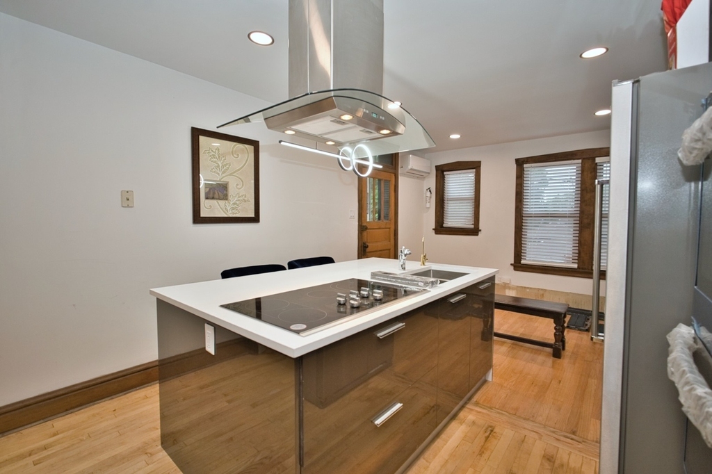 2437 W North Shore Avenue - Photo 8