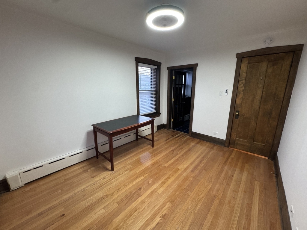 2437 W North Shore Avenue - Photo 3
