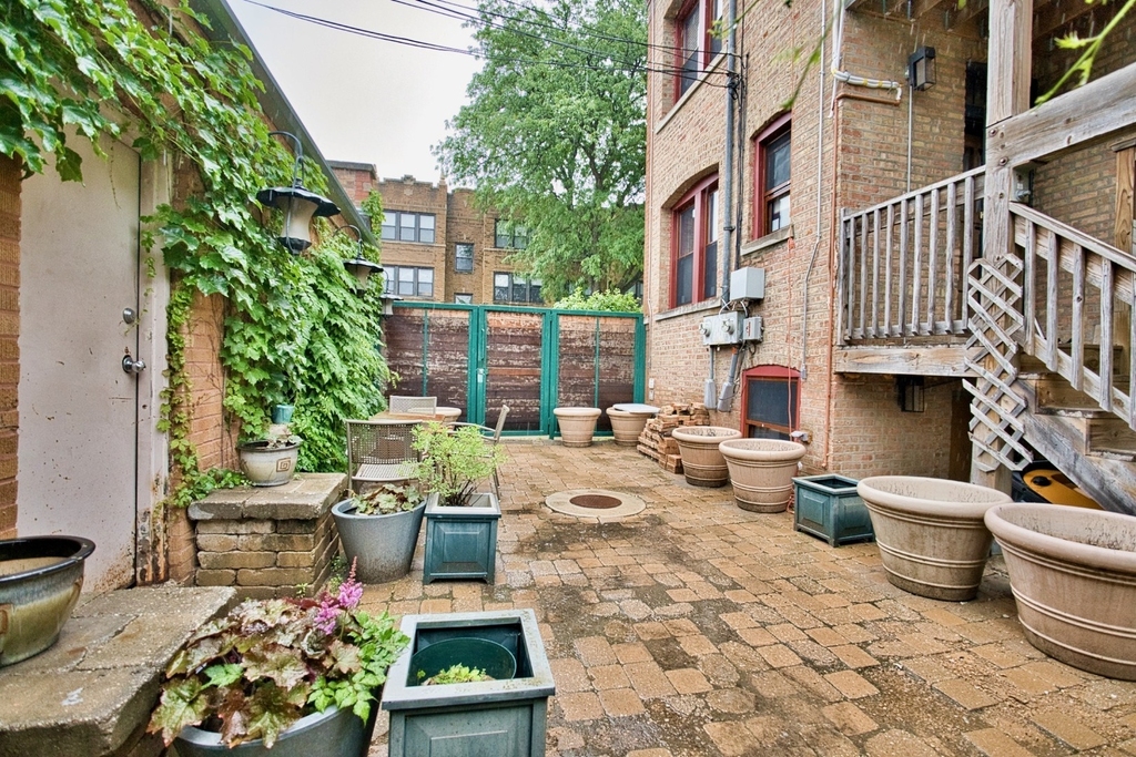 2437 W North Shore Avenue - Photo 43