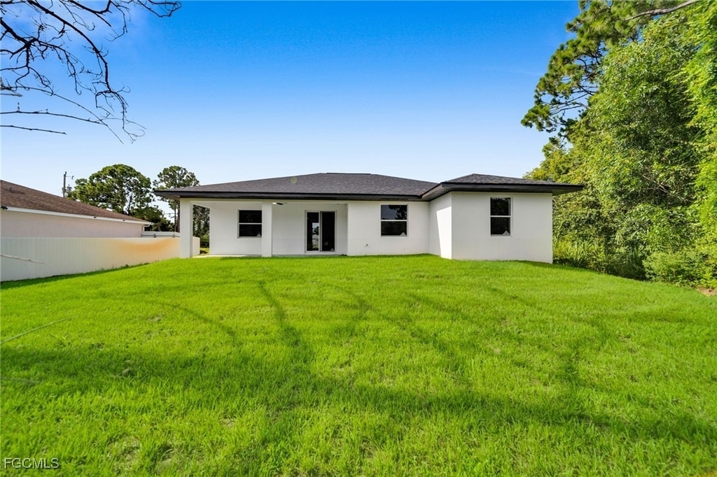 312 Harrison Drive - Photo 2