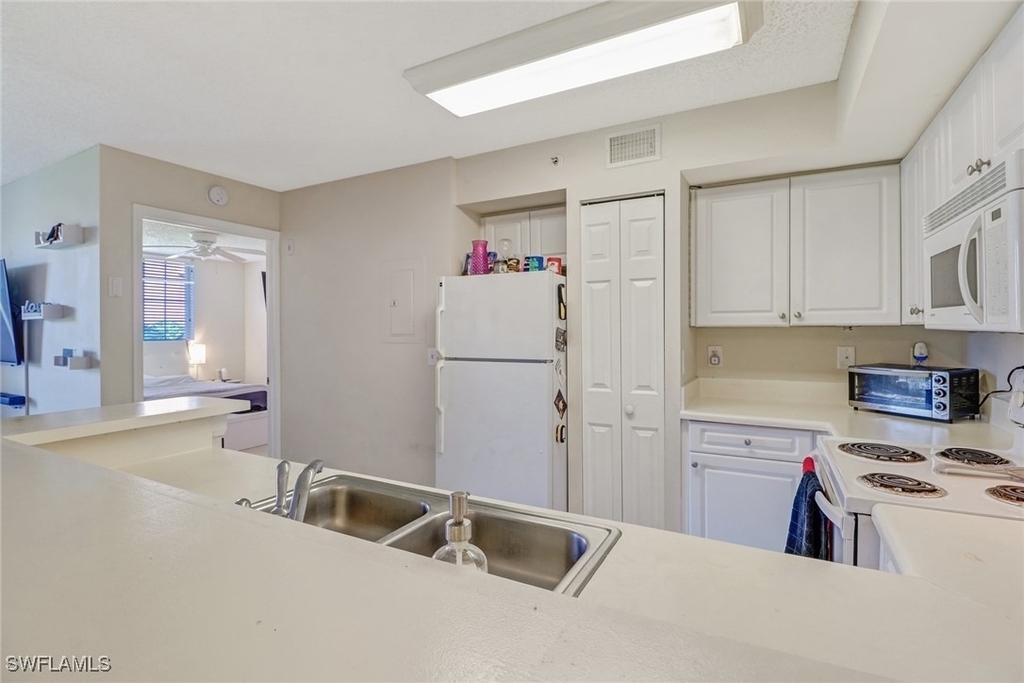 1265 Wildwood Lakes Boulevard - Photo 5