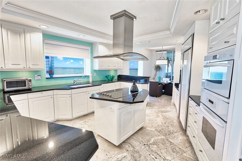 8665 Bay Colony Drive - Photo 5