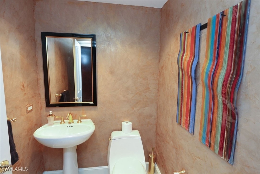 8665 Bay Colony Drive - Photo 26