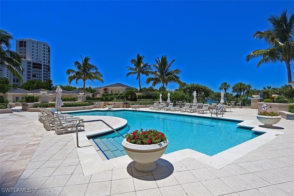 8665 Bay Colony Drive - Photo 37