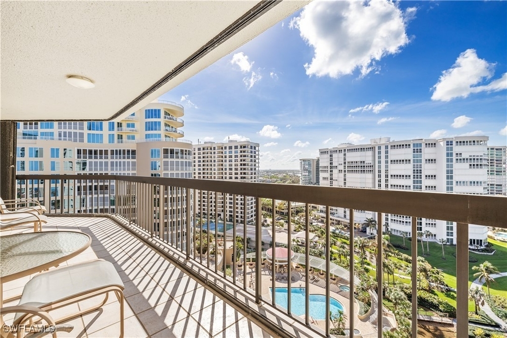 4551 Gulf Shore Boulevard N - Photo 2