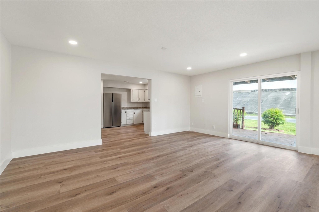 7104 Dallas Street - Photo 2
