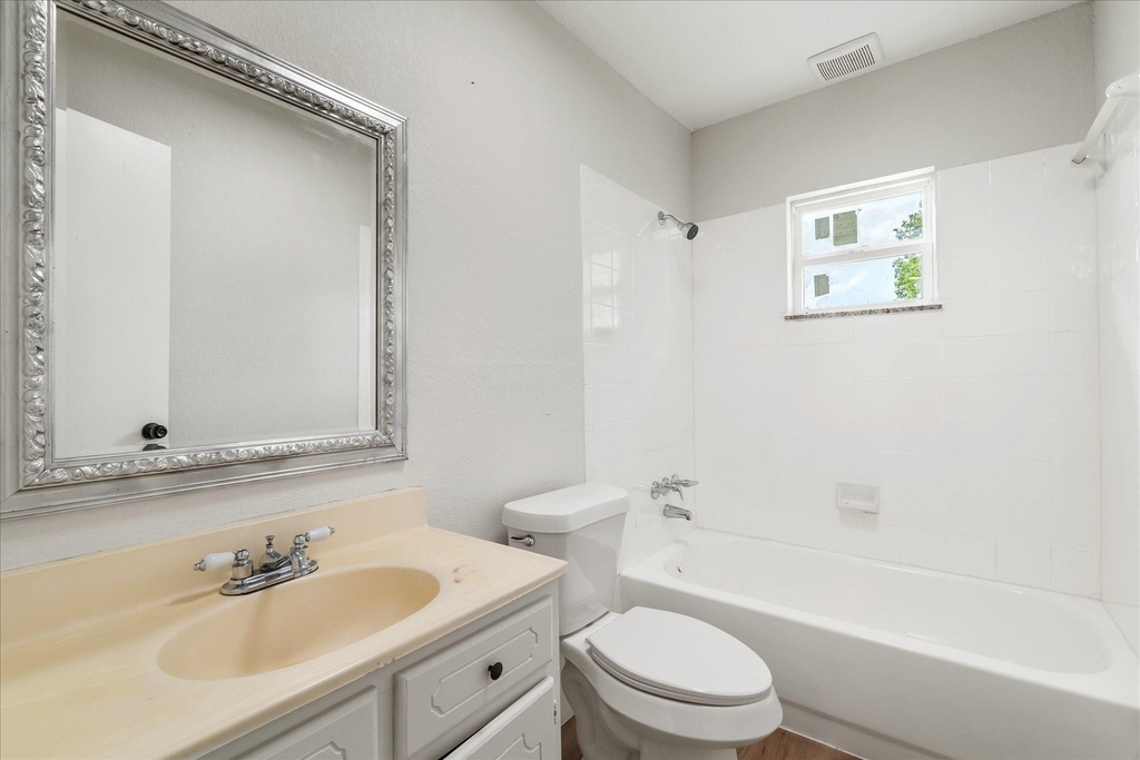 7104 Dallas Street - Photo 14