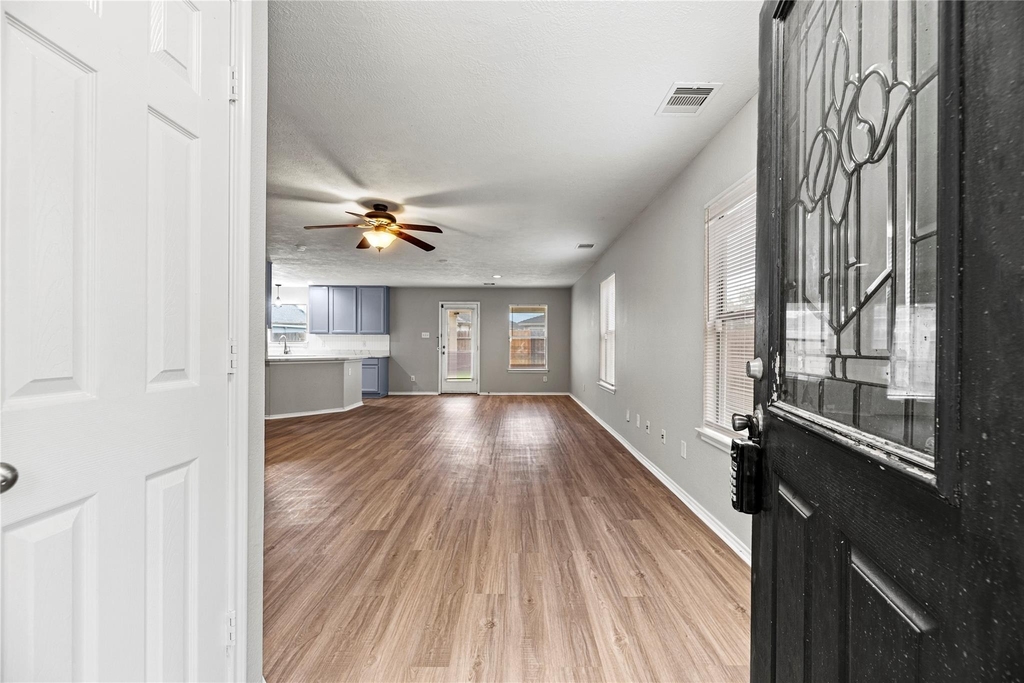 7606 Hillsdale Park Court - Photo 2