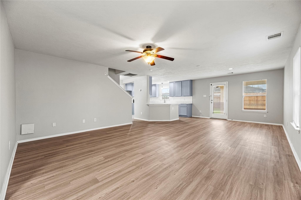 7606 Hillsdale Park Court - Photo 4
