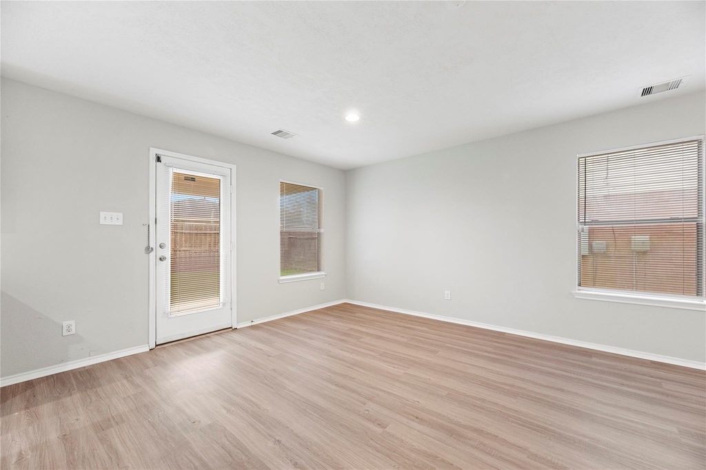 7606 Hillsdale Park Court - Photo 7