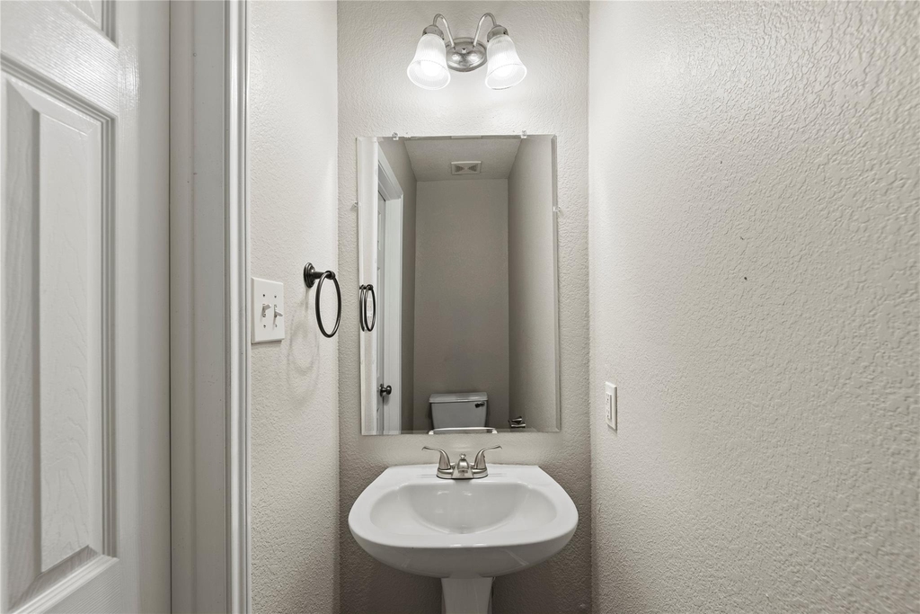 7606 Hillsdale Park Court - Photo 8