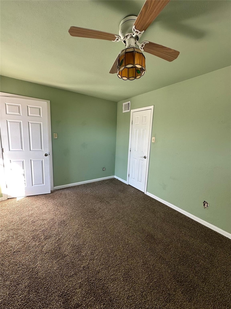 516 Holiday Drive - Photo 9