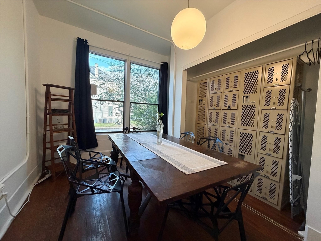 402 Hyde Park Boulevard - Photo 10