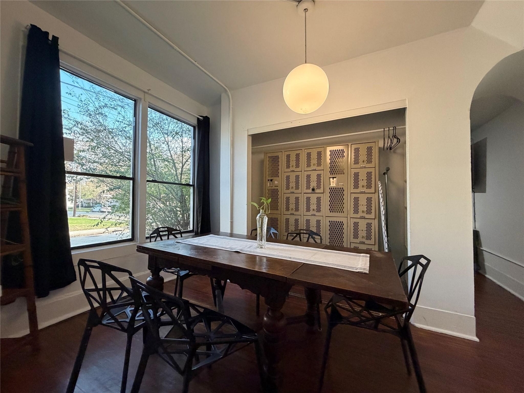 402 Hyde Park Boulevard - Photo 9