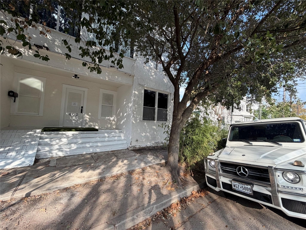 402 Hyde Park Boulevard - Photo 35