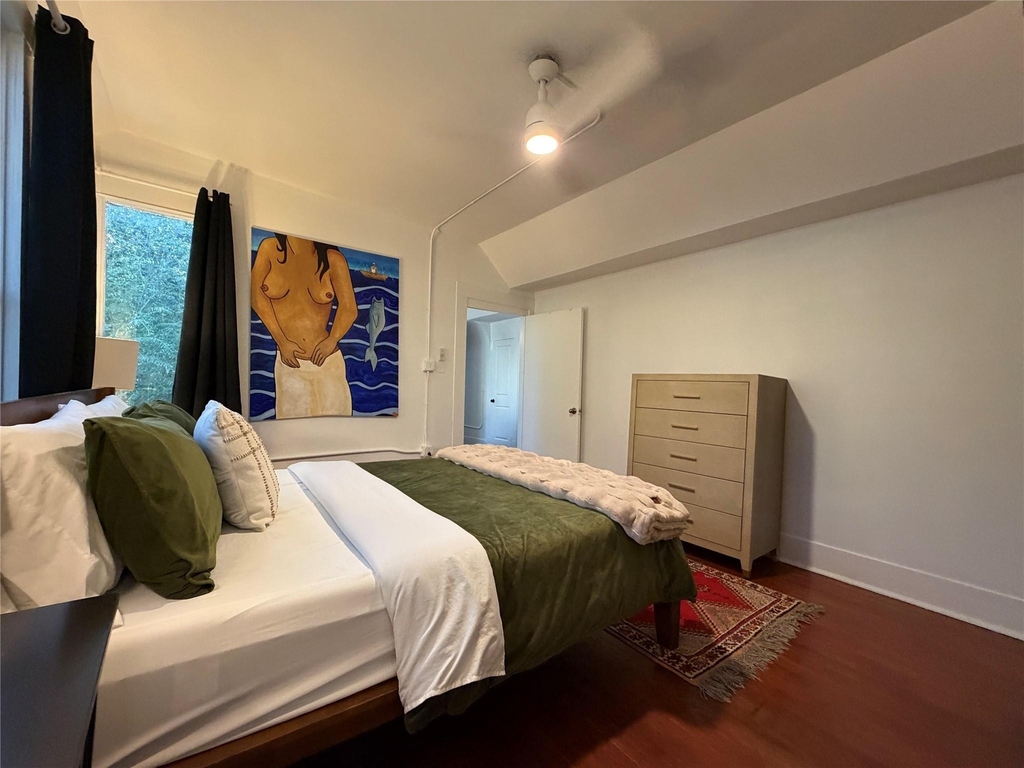 402 Hyde Park Boulevard - Photo 17