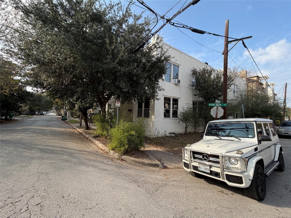 402 Hyde Park Boulevard - Photo 37