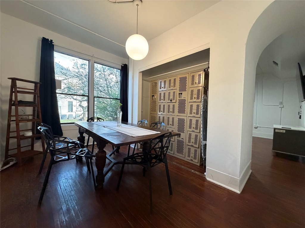 402 Hyde Park Boulevard - Photo 8