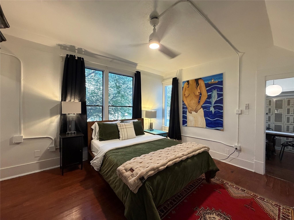 402 Hyde Park Boulevard - Photo 16