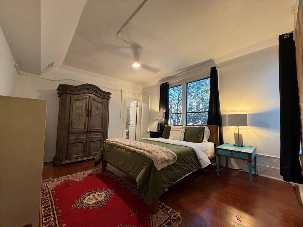 402 Hyde Park Boulevard - Photo 15