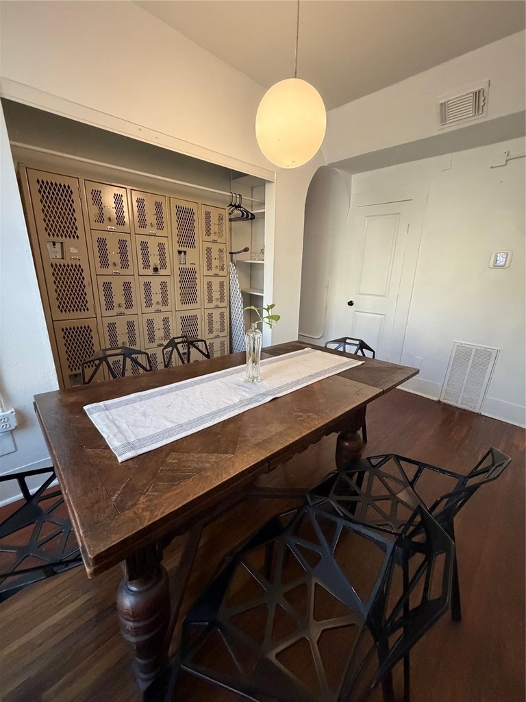 402 Hyde Park Boulevard - Photo 11