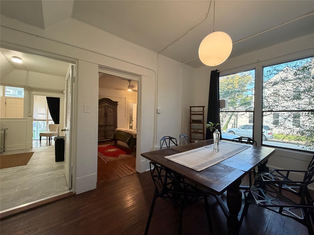 402 Hyde Park Boulevard - Photo 12
