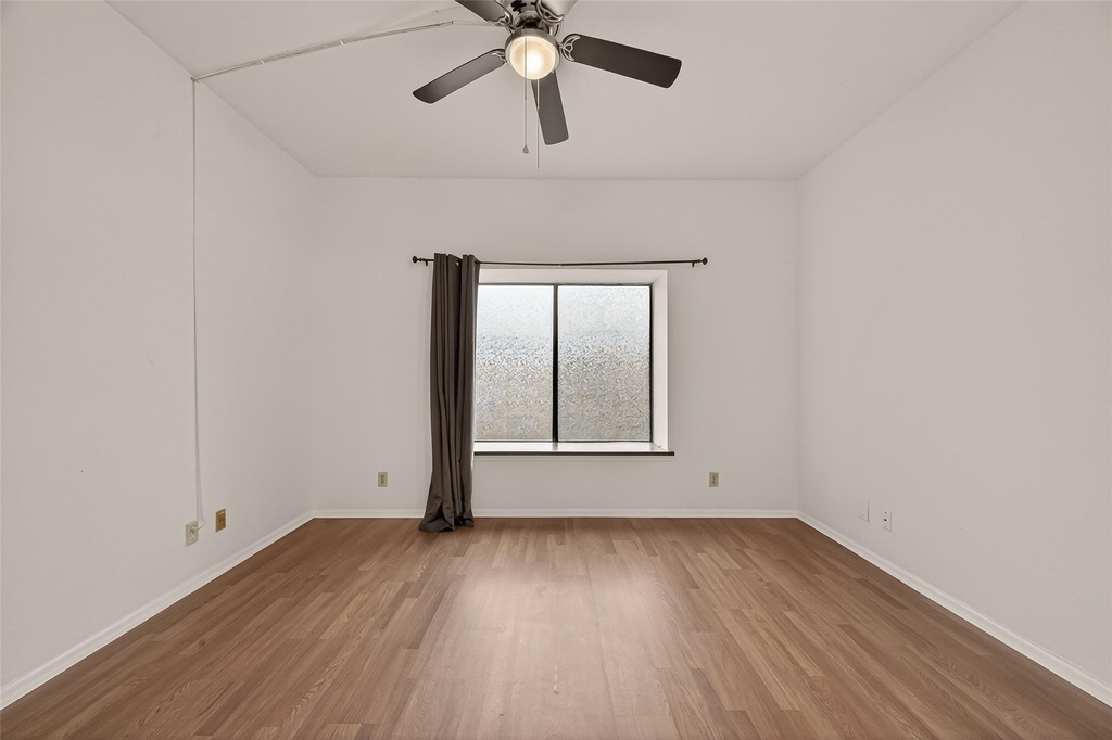 2211 S Braeswood Boulevard - Photo 17