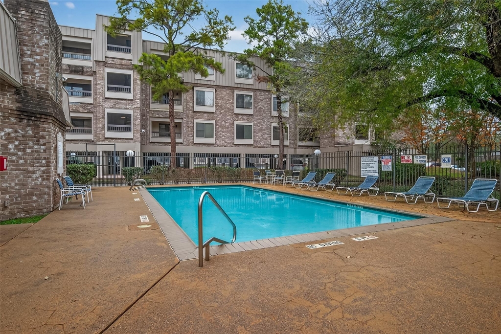 2211 S Braeswood Boulevard - Photo 32