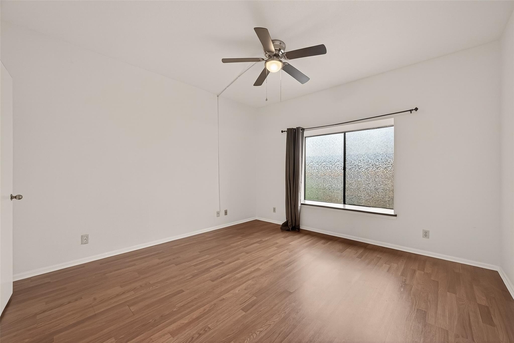 2211 S Braeswood Boulevard - Photo 16