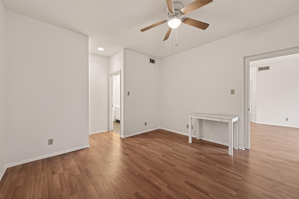 2211 S Braeswood Boulevard - Photo 23