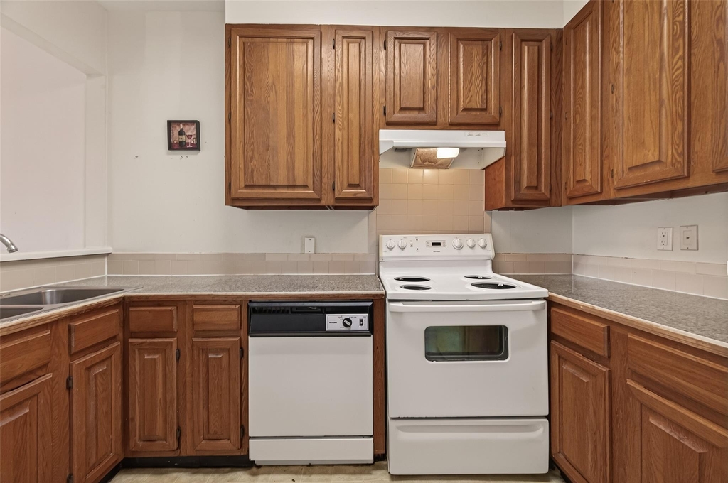 2211 S Braeswood Boulevard - Photo 7