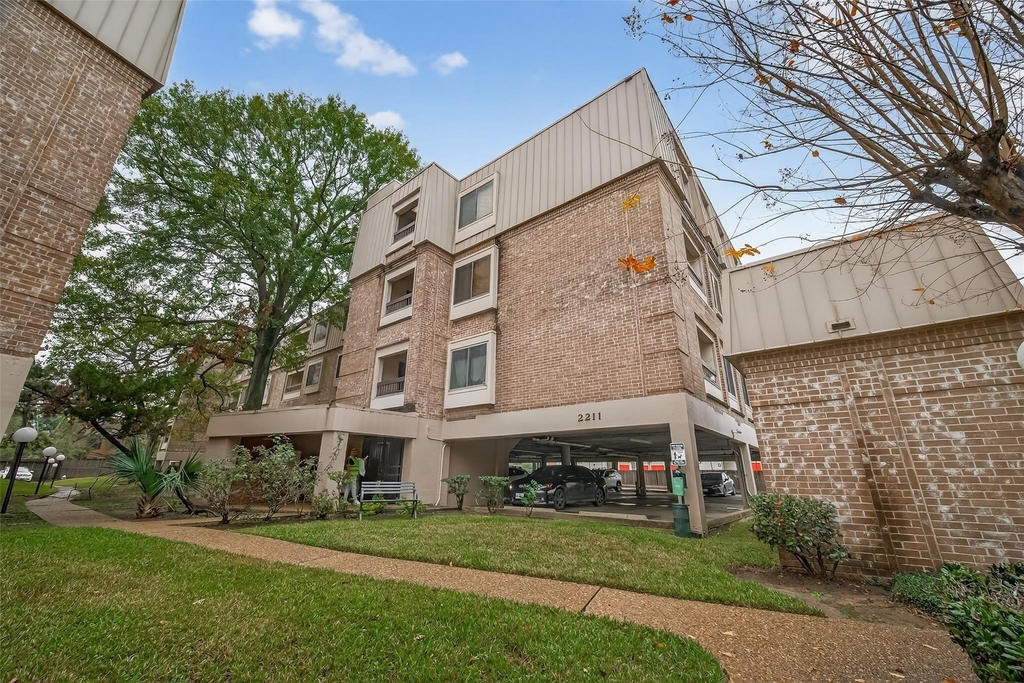 2211 S Braeswood Boulevard - Photo 0
