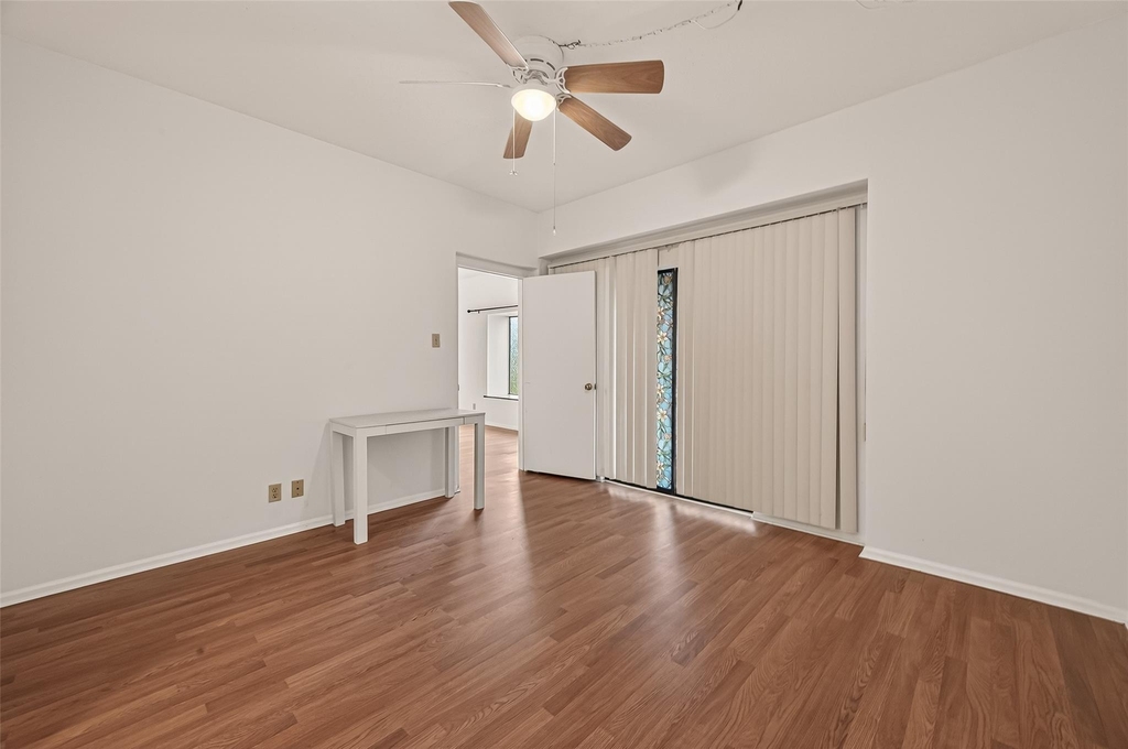 2211 S Braeswood Boulevard - Photo 24