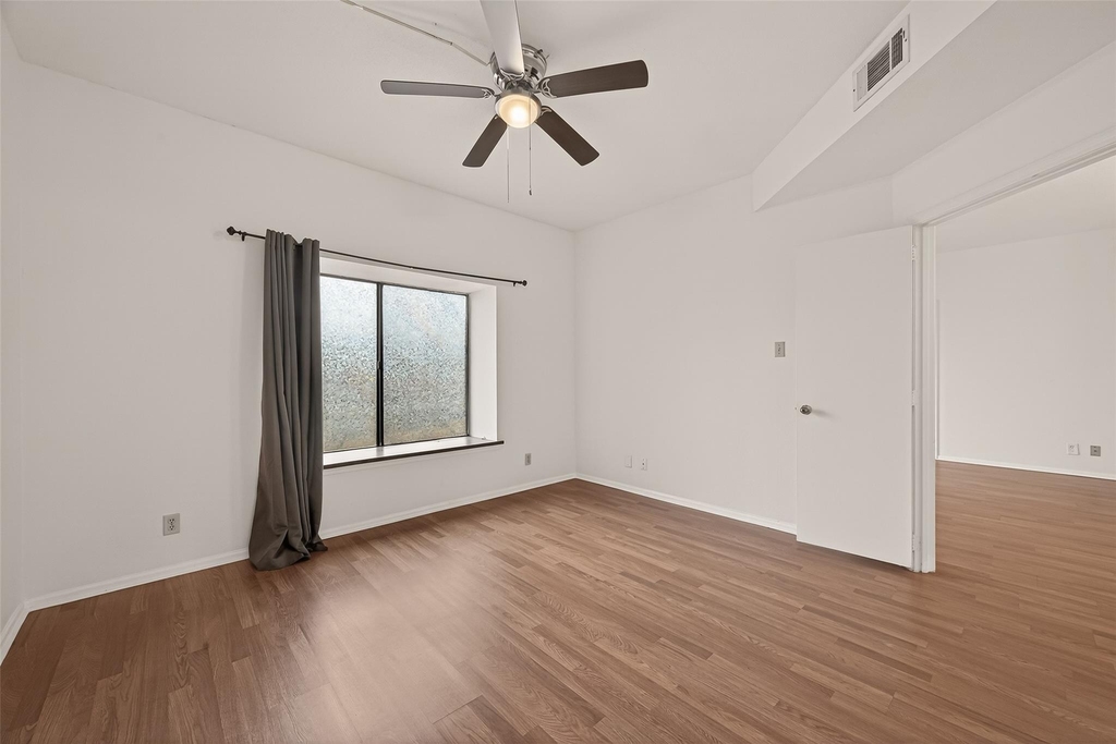 2211 S Braeswood Boulevard - Photo 18
