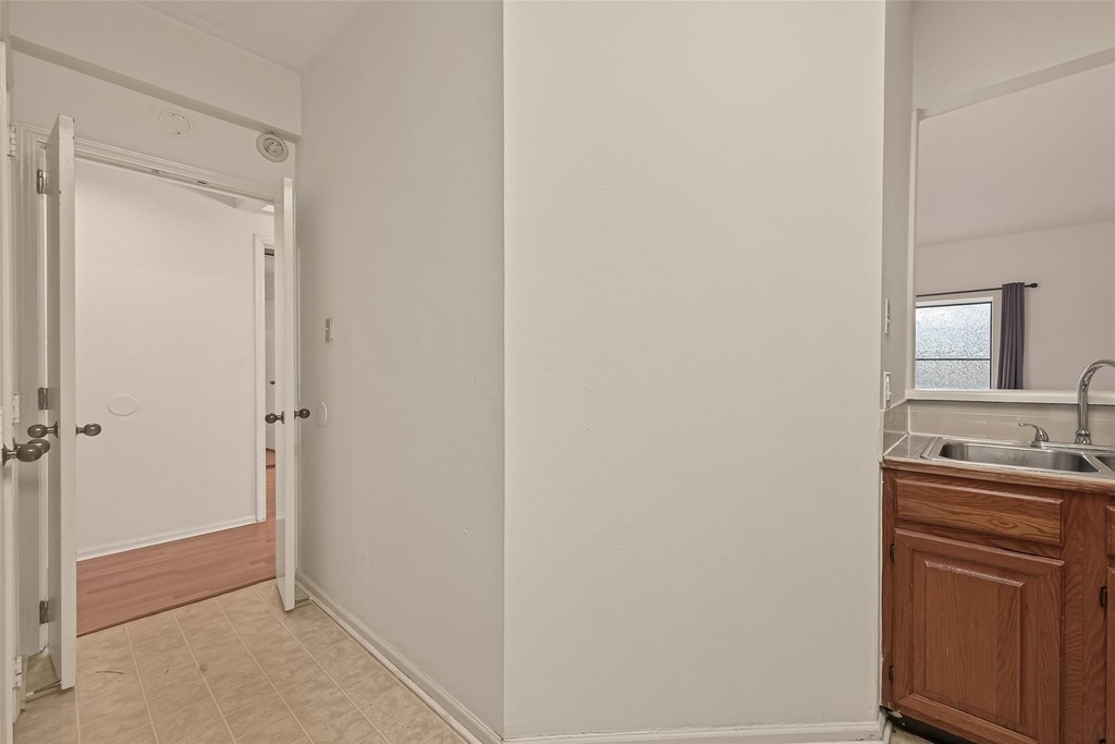 2211 S Braeswood Boulevard - Photo 12