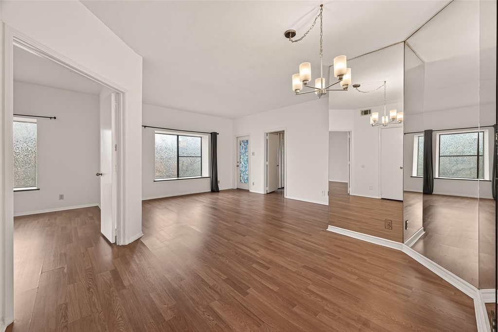 2211 S Braeswood Boulevard - Photo 4