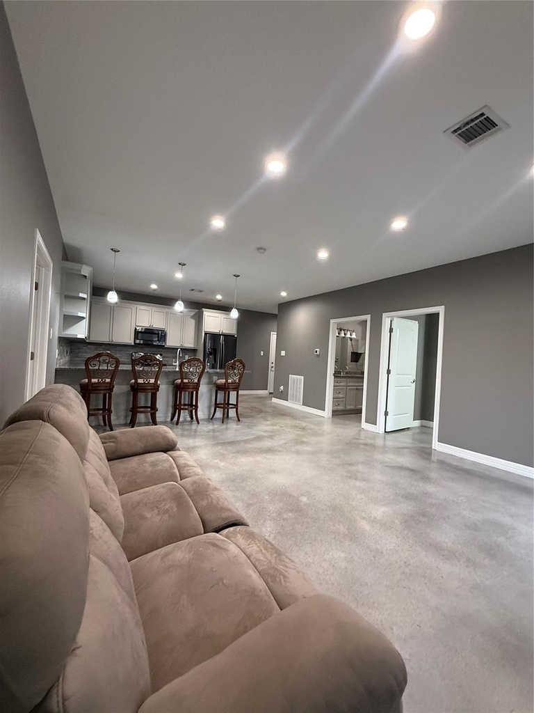 17980 Fm 2090 Road - Photo 2