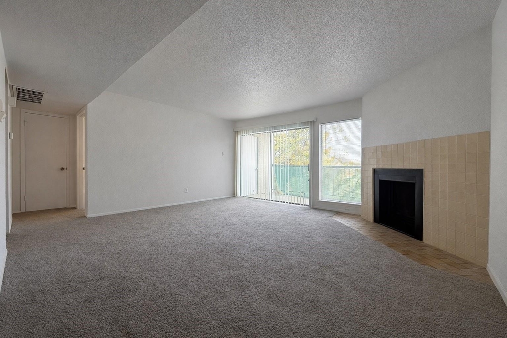 2822 S Bartell Drive - Photo 2