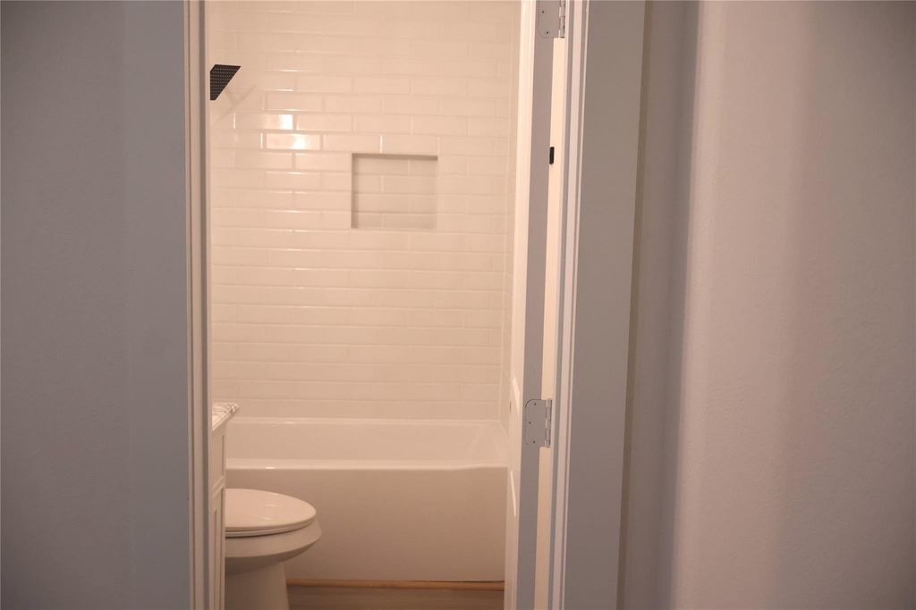 5602 Circlegate Drive - Photo 5