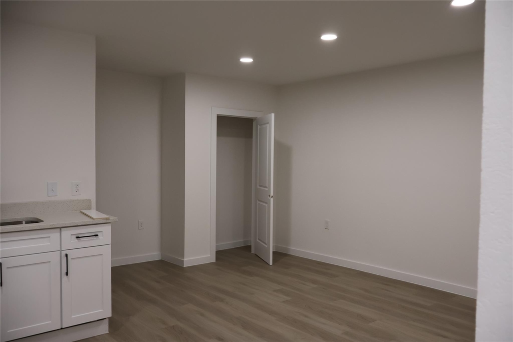 5602 Circlegate Drive - Photo 4